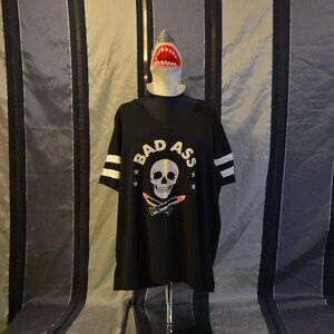 Torrid Bad A$$ Skull Lipstick Star Tee Shirt Black White Striped Size 1 Plus EUC